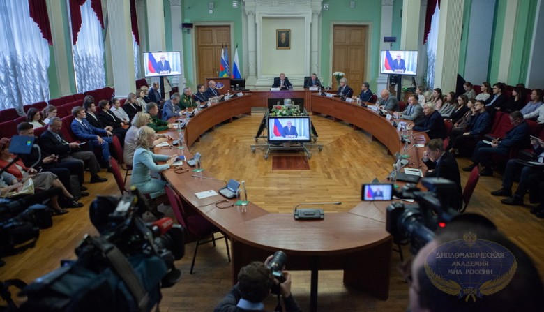 La URSS traicionó a Cuba y Fidel o era desconfianza ? . . . Visión